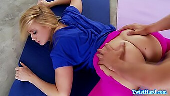 Aj Applegate, Uma Loira Deslumbrante Que Adora Yoga, Faz Um Boquete Profundo