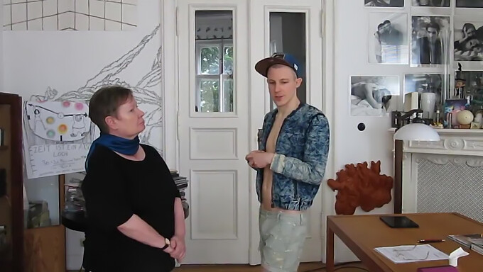 Twink Gay Tânjește La Bdsm Dur Și Sex Oral