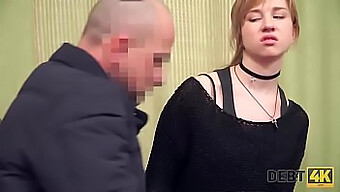 Teen (18+) Eva Abel Dostáva Svoju Zadnicu Vyjebanú Zberateľom Pôžičiek V Domácom Videu