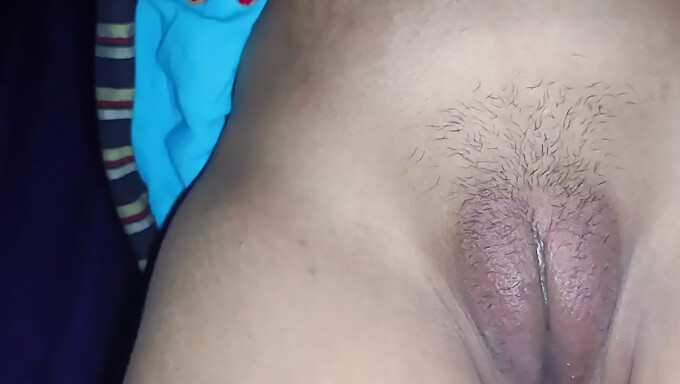 18-Year-Old Indian Girl Enjoys Hardcore Creampie