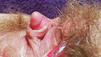 Hd Pov Di Figa Che Schizza Con Primo Piano Di Un Grande Clitoride E Orgasmo Squirting