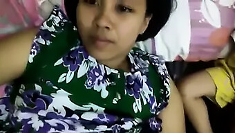 Indonesian Asian Cimahi Colmek In A Porn Video