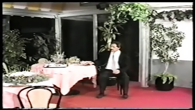 Selen Ve Arkadaşlarıyla Vintage Videoda Retro Orgi