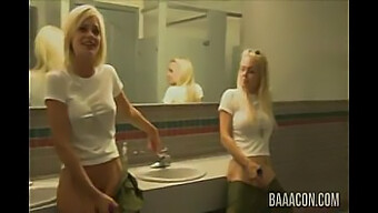 Jesse Jane Og Riley Steele Viser Frem Sine Utrolige Muntlige Ferdigheter.